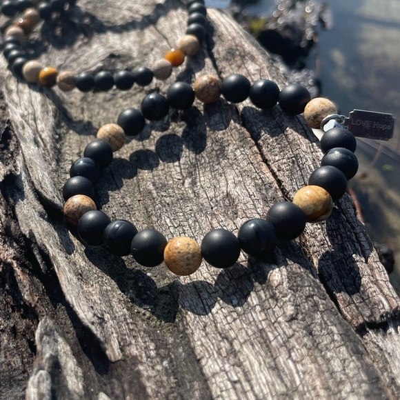 8mm Matt & Matt/Polished Onyx with Brown Jasper. - Picture 1 of 2